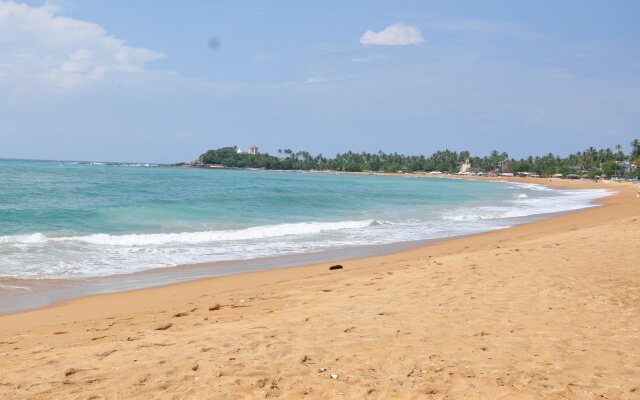 SURF UNA Beach Hotel