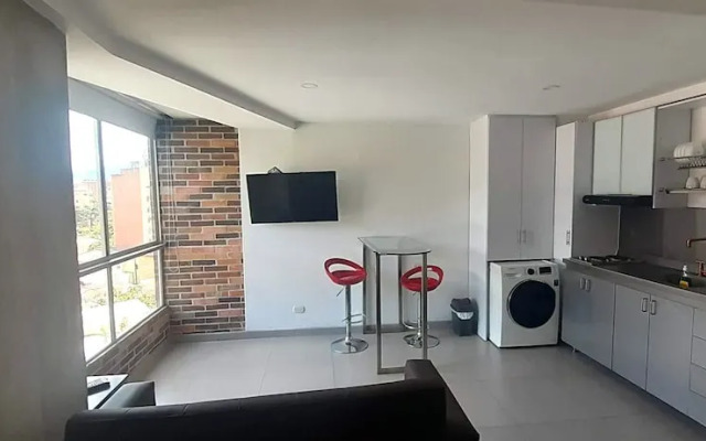 Mingle with the beautiful Paisas