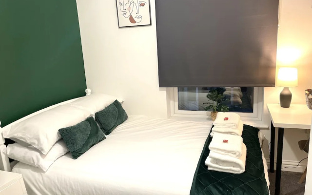 Vibrant 6 bed Stylish Home in Heart of Southsea