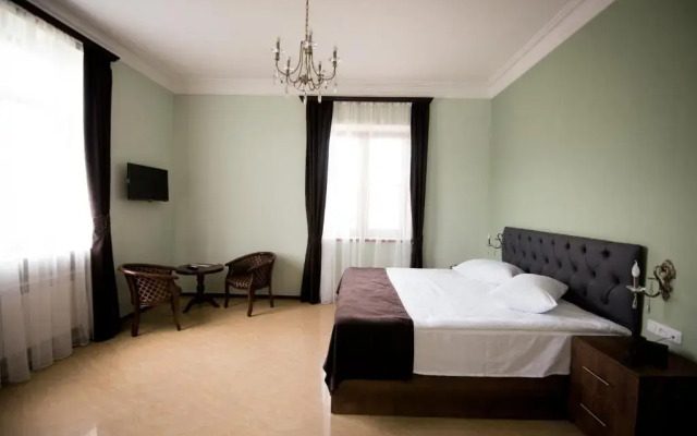 Royal Palace Hotel