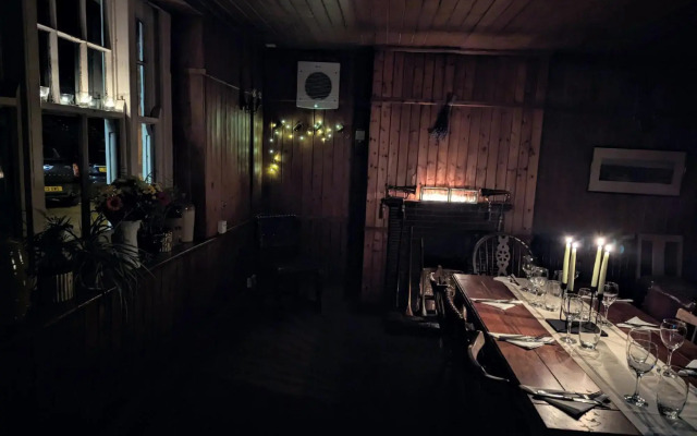 Three Horseshoes Inn