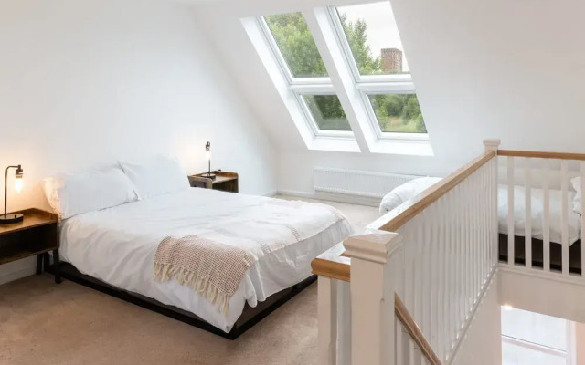 Host Stay Meadow Road
