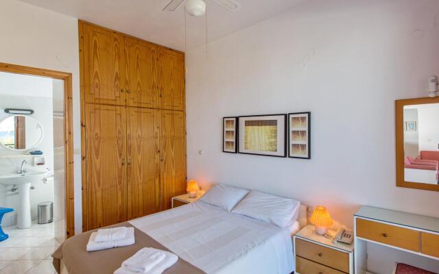 Rouladina Apt 3 in Stalos