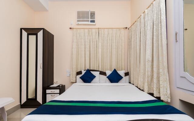 OYO 8998 Hotel Aayash