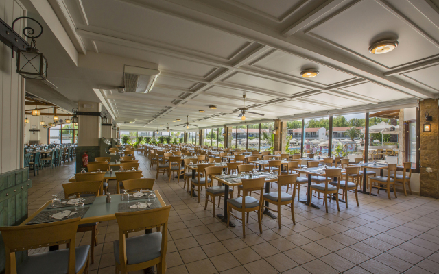 Golden Coast Hotel & Bungalows - All Inclusive
