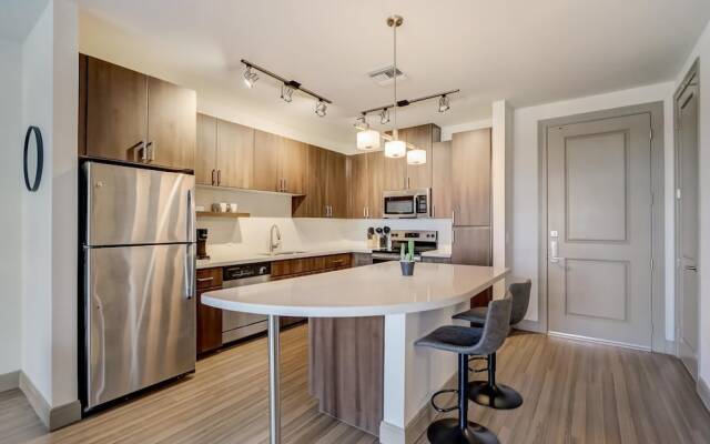 CozySuites at Town Lake