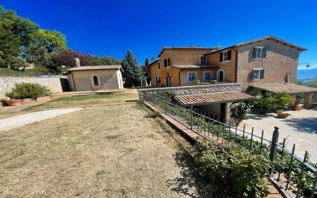Manor House in Umbria With Pool - Sleeps 8