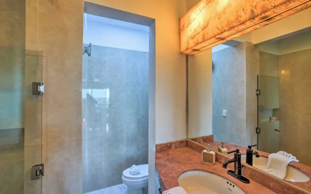 Oceanfront Isla Mujeres Estate w/ Infinity Pool!