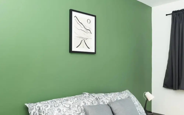 4 Bedrooms-2bath-free Parking