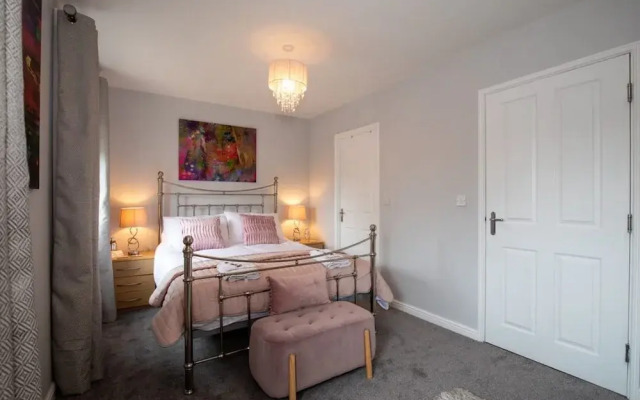 Blue Bridge View - Sleeps 7 With Free Parking