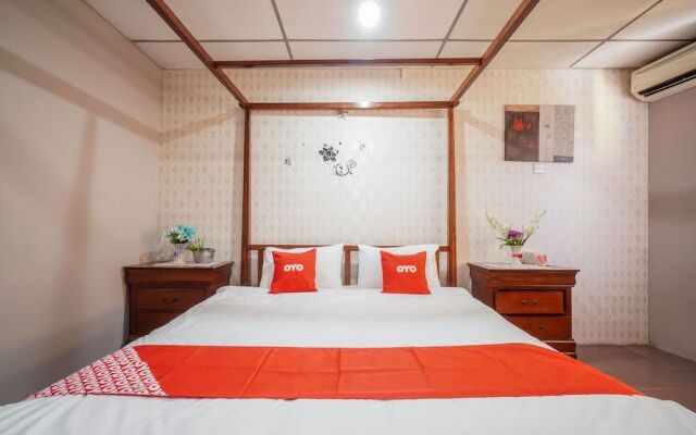 OYO 90929 DJ Hotel