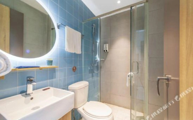 Home Inn (Weihai Kunming Road Tourist Dock Weigao Plaza)