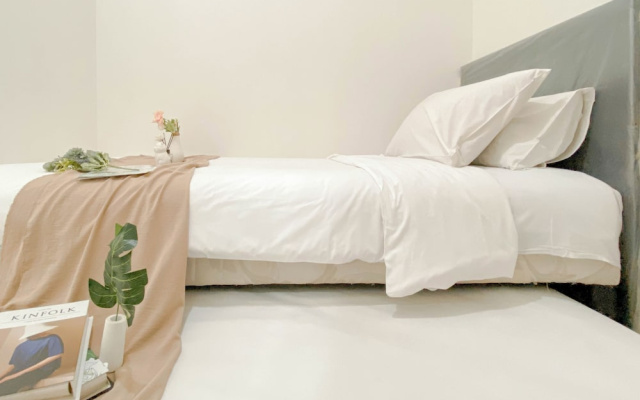 Warm And Restful 2Br At Green Pramuka City Apartment