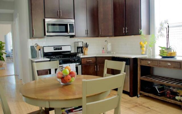 Sunny, Spacious, 3BR 1BA Davlin INN Chicago