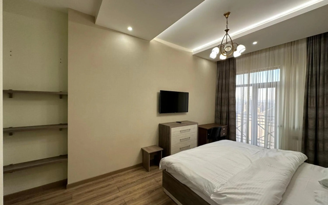 Kajaznuni Street, 3 bedrooms Luxury & Unique apartment QA444