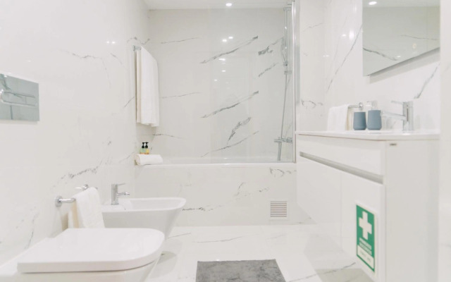 Oporto Yellow Apartments