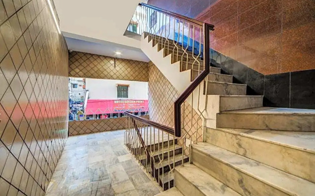 Hotel Regal By OYO Rooms