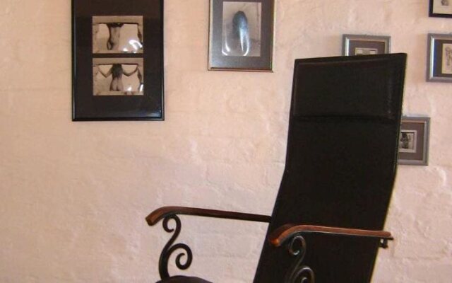Alternative Space B & B