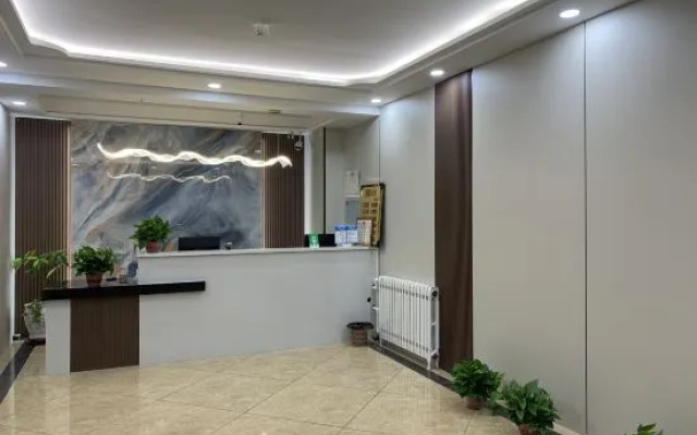 Urat Qianqi Guoli Hotel