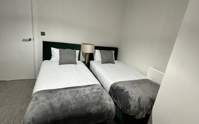 Cosy, Comfy 2 Bed Apartment Canary Wharf