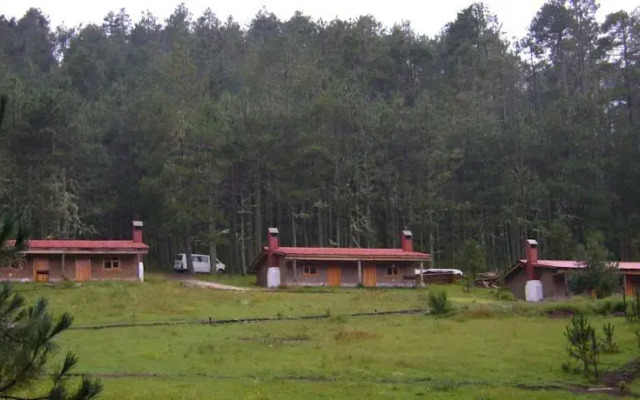 Centro Ecoturístico Cabañas Cuajimoloyas