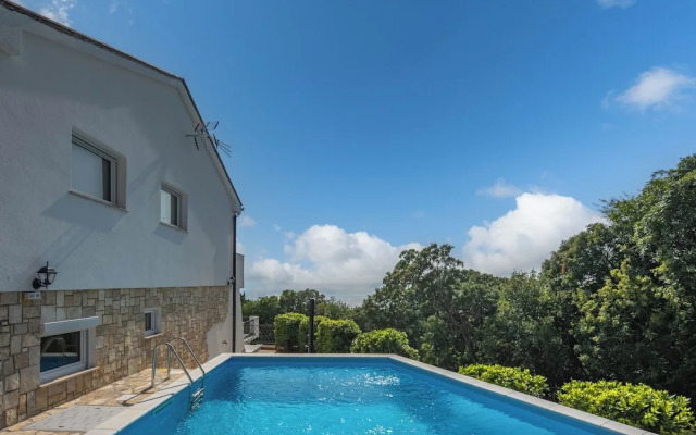 Hidden Pool House With Sea View