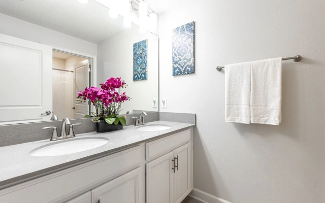 Gorgeous NEW Orlando Townhouse With Pvt Pool by Redawning