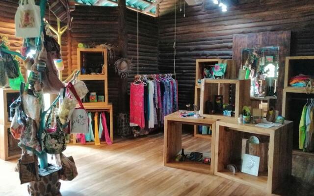 Cinco Ceibas Reserve & Park