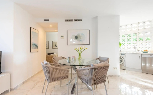 Azahara1 Beautiful apartment frontline golf