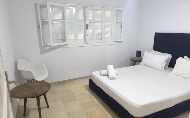 Stylish villa avec parking et piscine