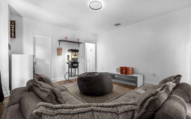 Hipster Upper Buenavista House