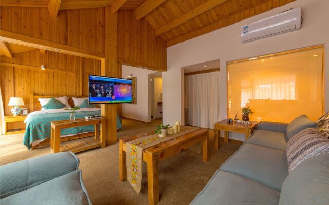 C'est La Vie Boutique Inn