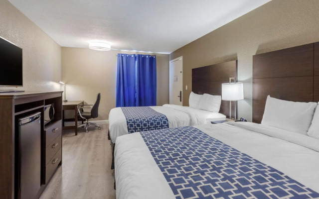 Rodeway Inn & Suites Ontario