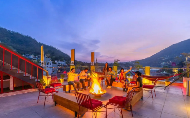 The Hosteller Rishikesh, Ganges
