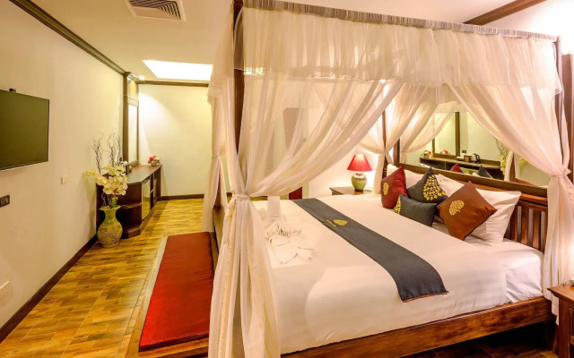 Tanawan Phuket Hotel