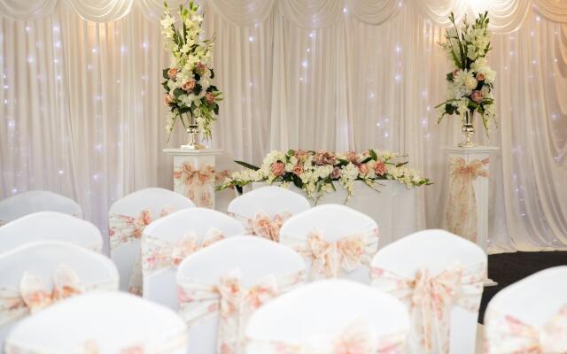 Holiday Inn A55 Chester West by IHG