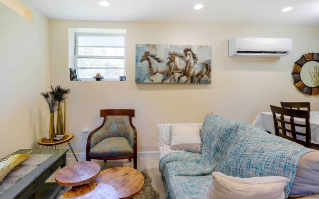 Fayetteville Guest House: Walk to Nature Preserve!