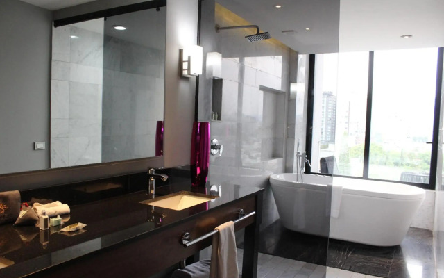 Hotel Love It CAS Consulate