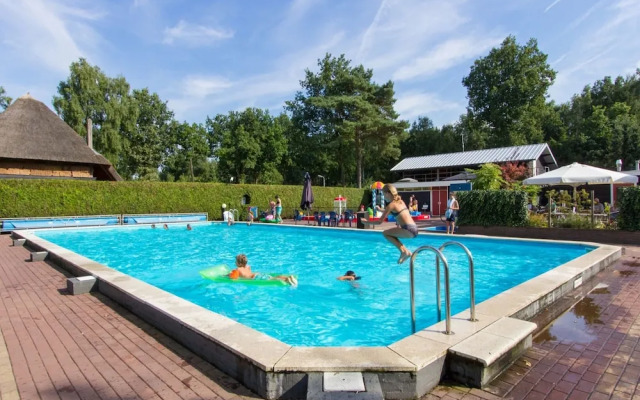 Comfortable Chalet Near Park De Veluwe