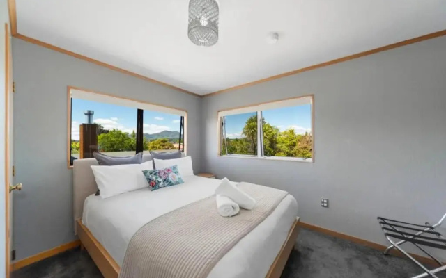 Wharewaka Lodge