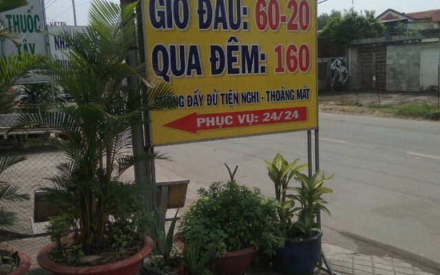 Happy Hotel Binh Chanh