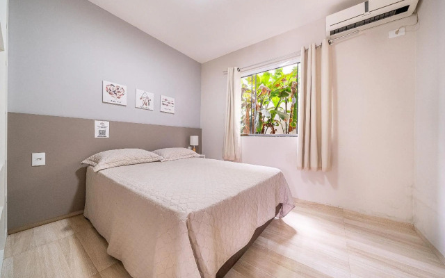 026 - Lindo Residencial com Piscina e Jacuzzi em Bombas