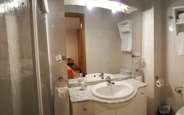 Enginy Apartaments