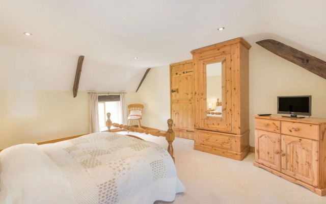 Groves Fishleigh