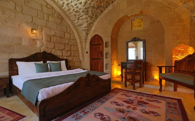 Aryan Otel
