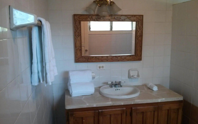 Villa Marina Lodge & Condos