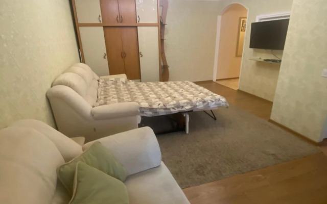 Красивая дизайнерская квартира возле метро Бот. сад