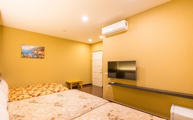 Holly House Homestay