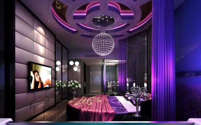 Wuhan Nine-tailed Fox Art Hotel