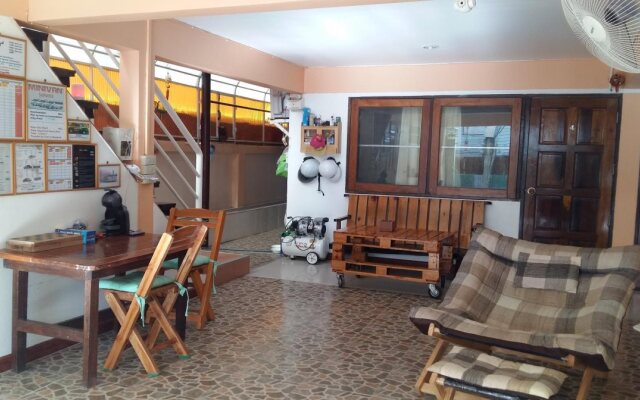 Jutharat Home